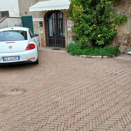 Casa Agostini Διαμέρισμα Lari Εξωτερικό φωτογραφία